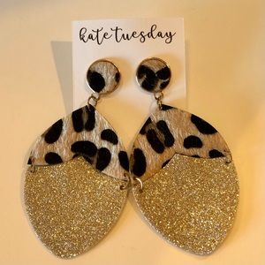 CHEETAH GLITTER LEATHER HIDE ON HAIR EARRING!! BNWT!! ABSOLUTELY GORGEOUS!!